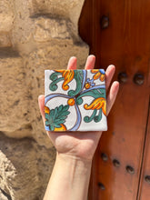 Cargar imagen en el visor de la galería, Azulejos Andaluces pintados a mano decorativos