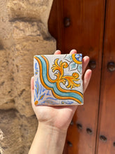 Cargar imagen en el visor de la galería, Azulejos Andaluces pintados a mano decorativos