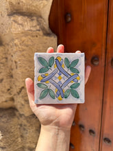 Cargar imagen en el visor de la galería, Azulejos Andaluces pintados a mano decorativos